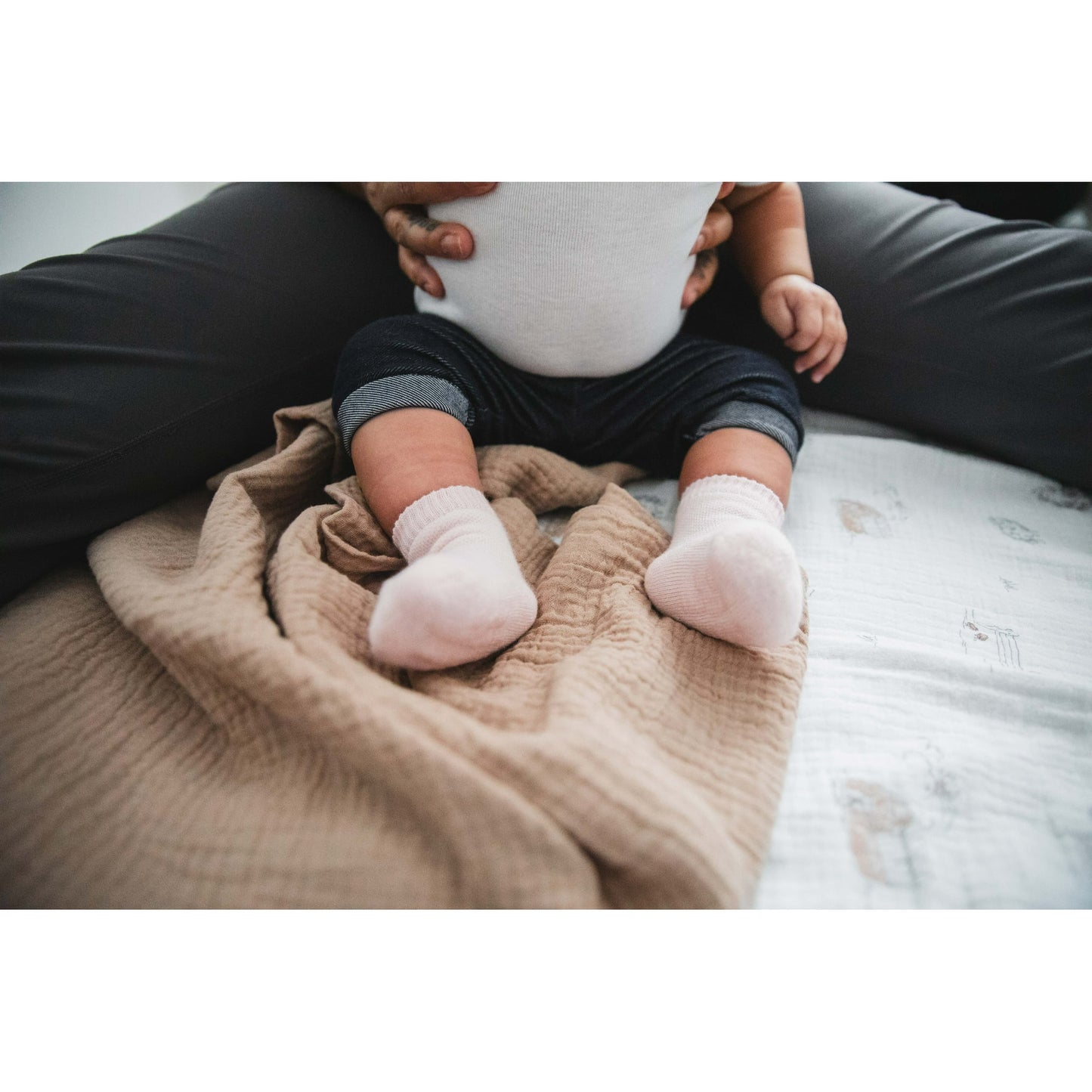 Soft baby swaddles – gentle and cozy wrap for keeping babies comfortable and secure during sleep or rest