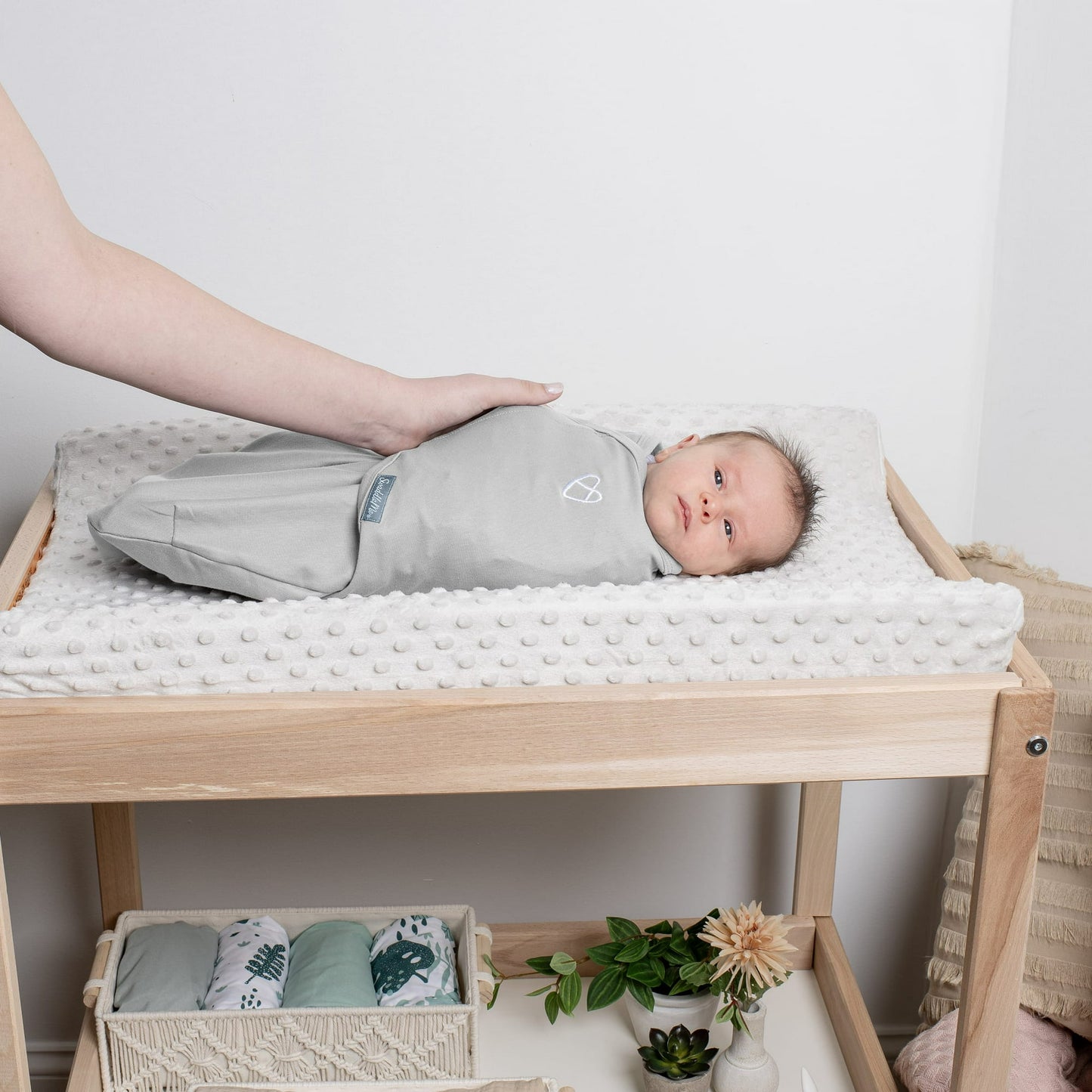 Soft baby swaddles – gentle and cozy wrap for keeping babies comfortable and secure during sleep or rest
