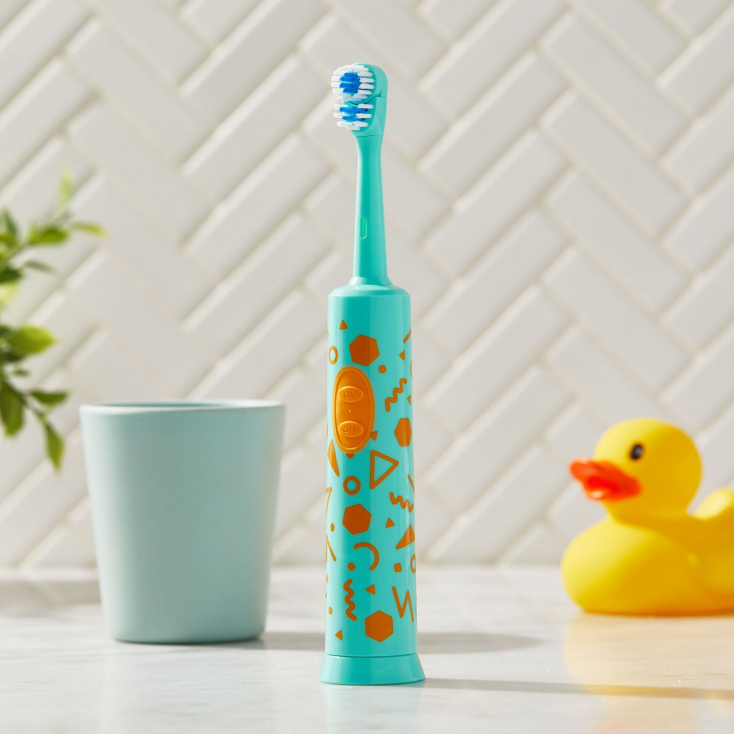 Equate Kids Oscillating Electric Toothbrush, Battery Powered, with Easy Hold Design, Extra Soft Bristles (1 Toothbrush, 2 AAA Batteries)