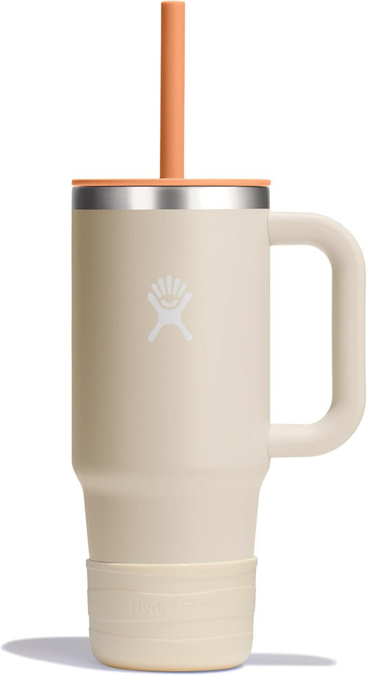 Kids’ tumbler made for daily use, offering a convenient straw and protective lid for mess-free drinking