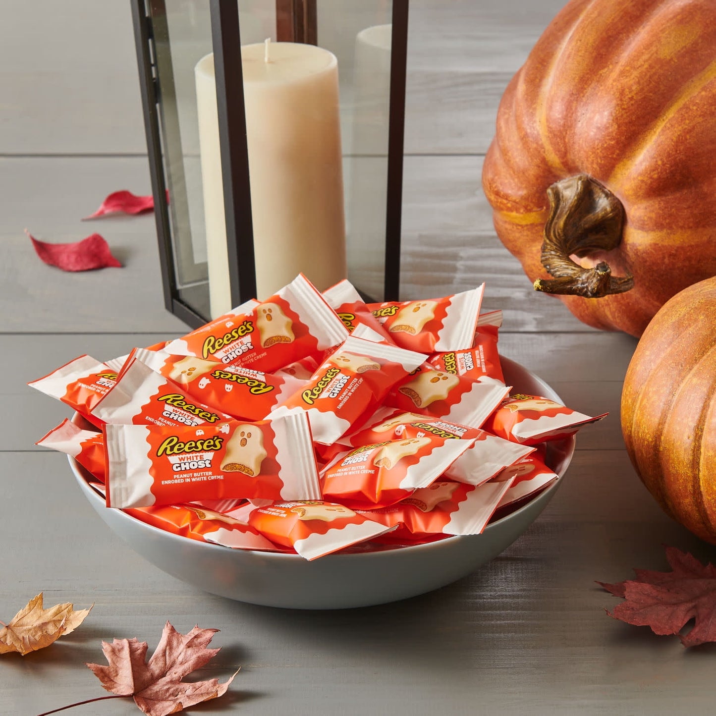 Reese's White Creme Snack Size Peanut Butter Ghosts Halloween Candy, Bag 9.6 oz