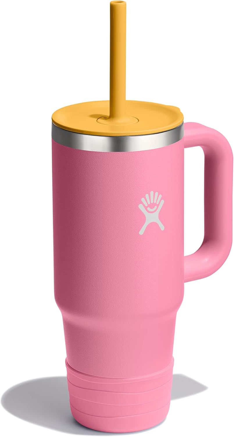 Kids’ tumbler made for daily use, offering a convenient straw and protective lid for mess-free drinking