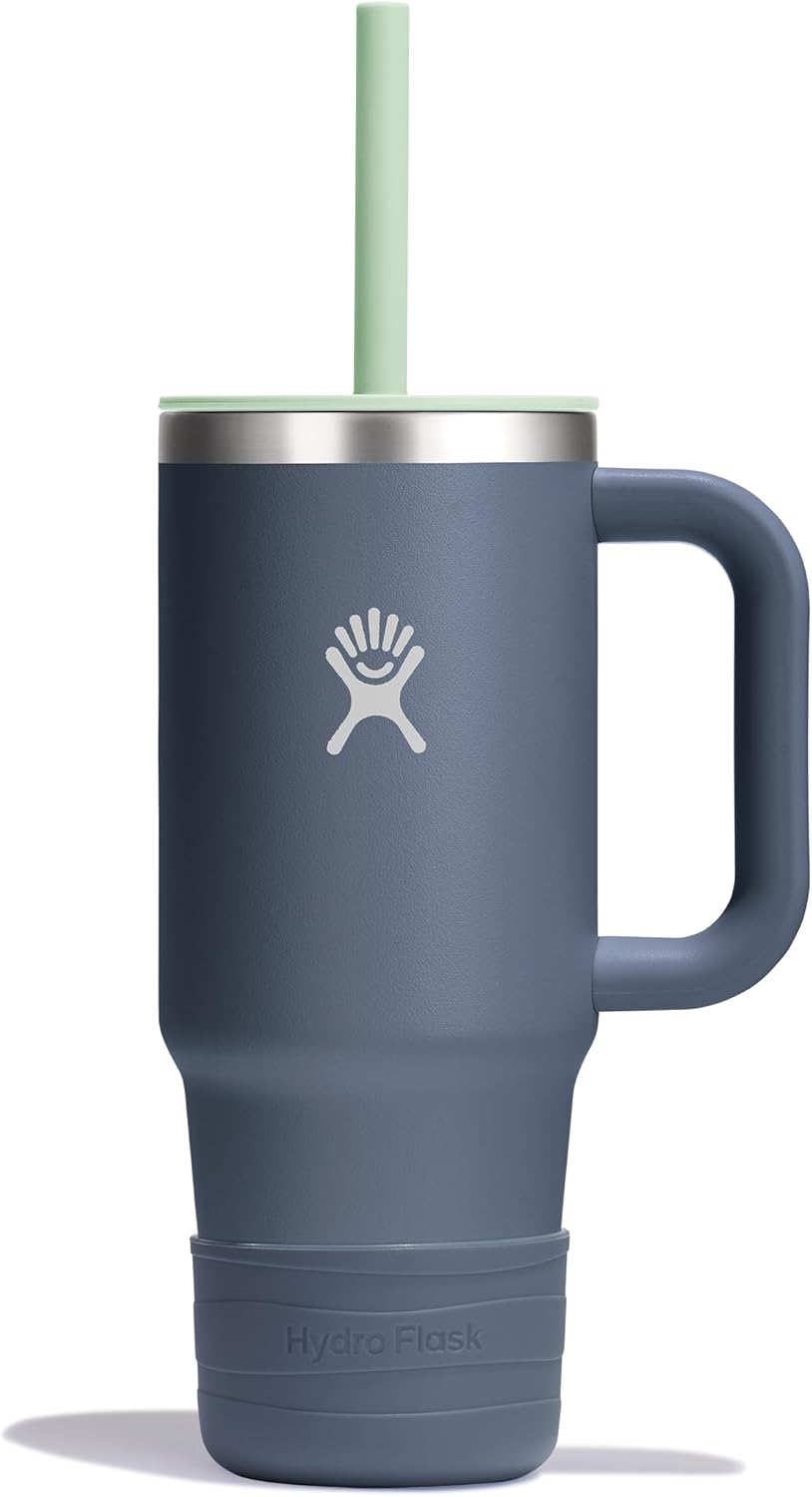 Kids’ tumbler made for daily use, offering a convenient straw and protective lid for mess-free drinking