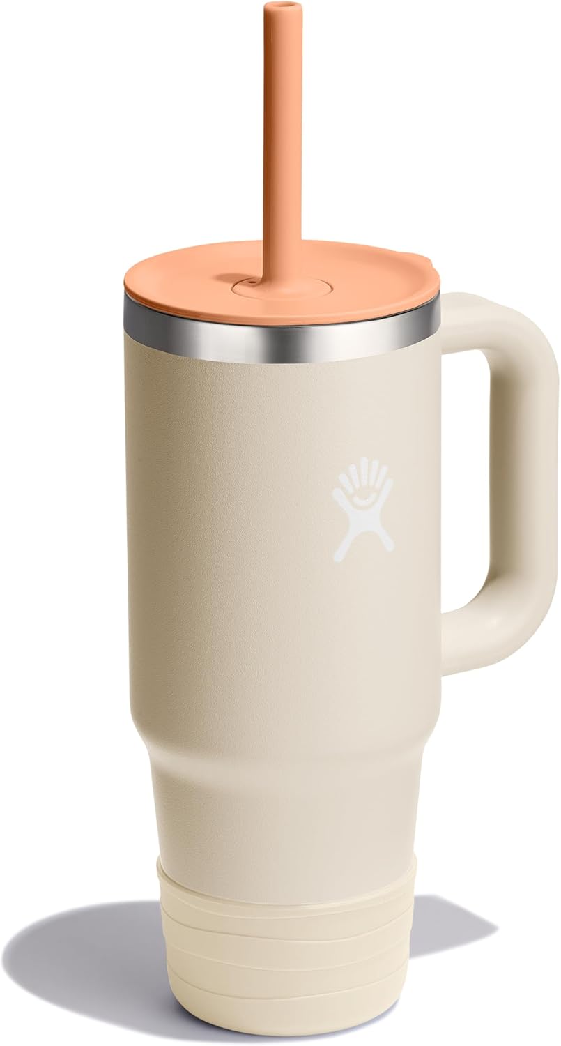 Kids’ tumbler made for daily use, offering a convenient straw and protective lid for mess-free drinking