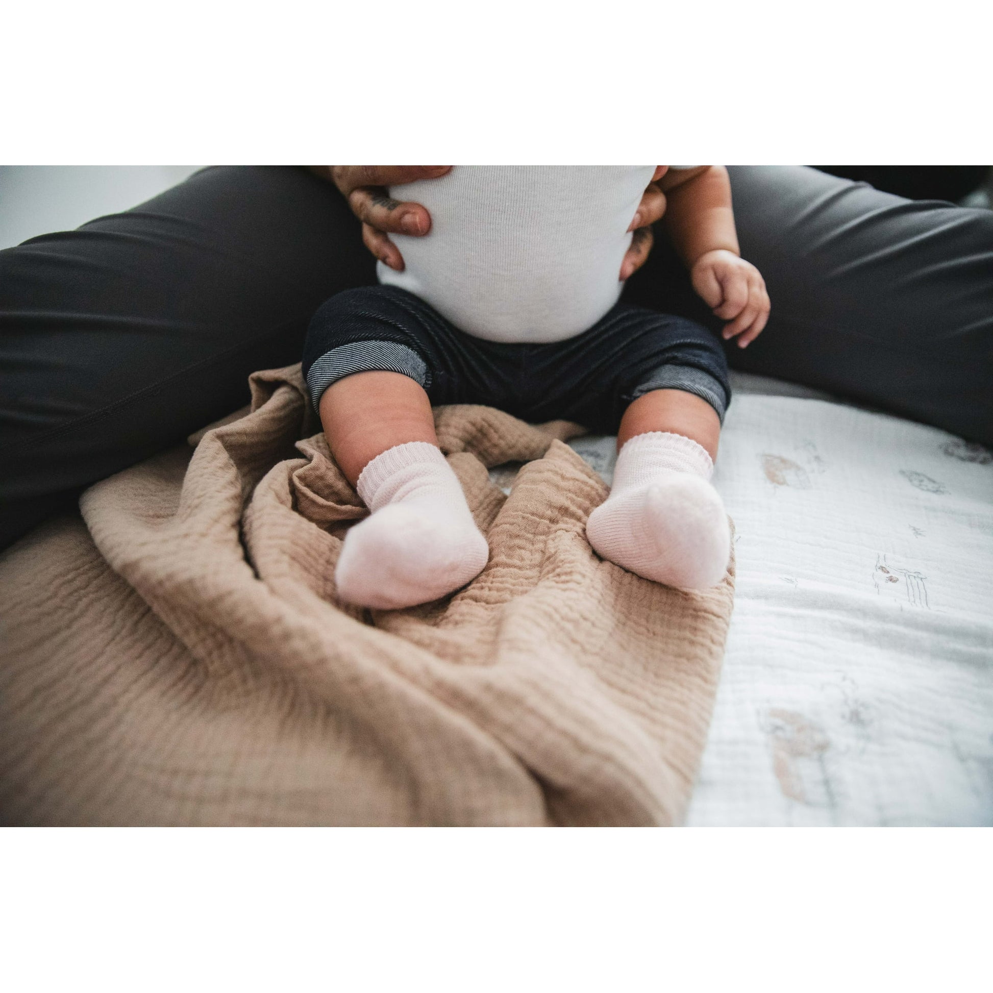 Soft baby swaddles – gentle and cozy wrap for keeping babies comfortable and secure during sleep or rest