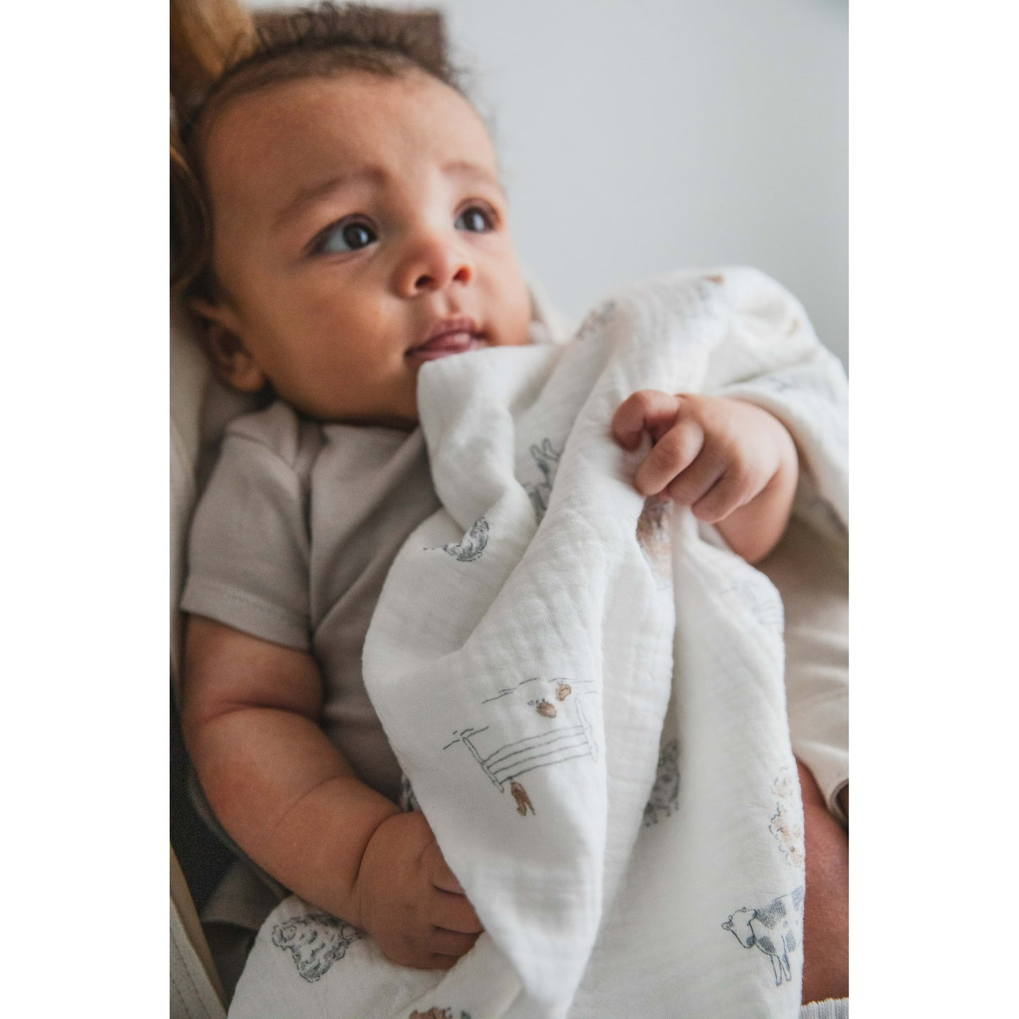 Soft baby swaddles – gentle and cozy wrap for keeping babies comfortable and secure during sleep or rest