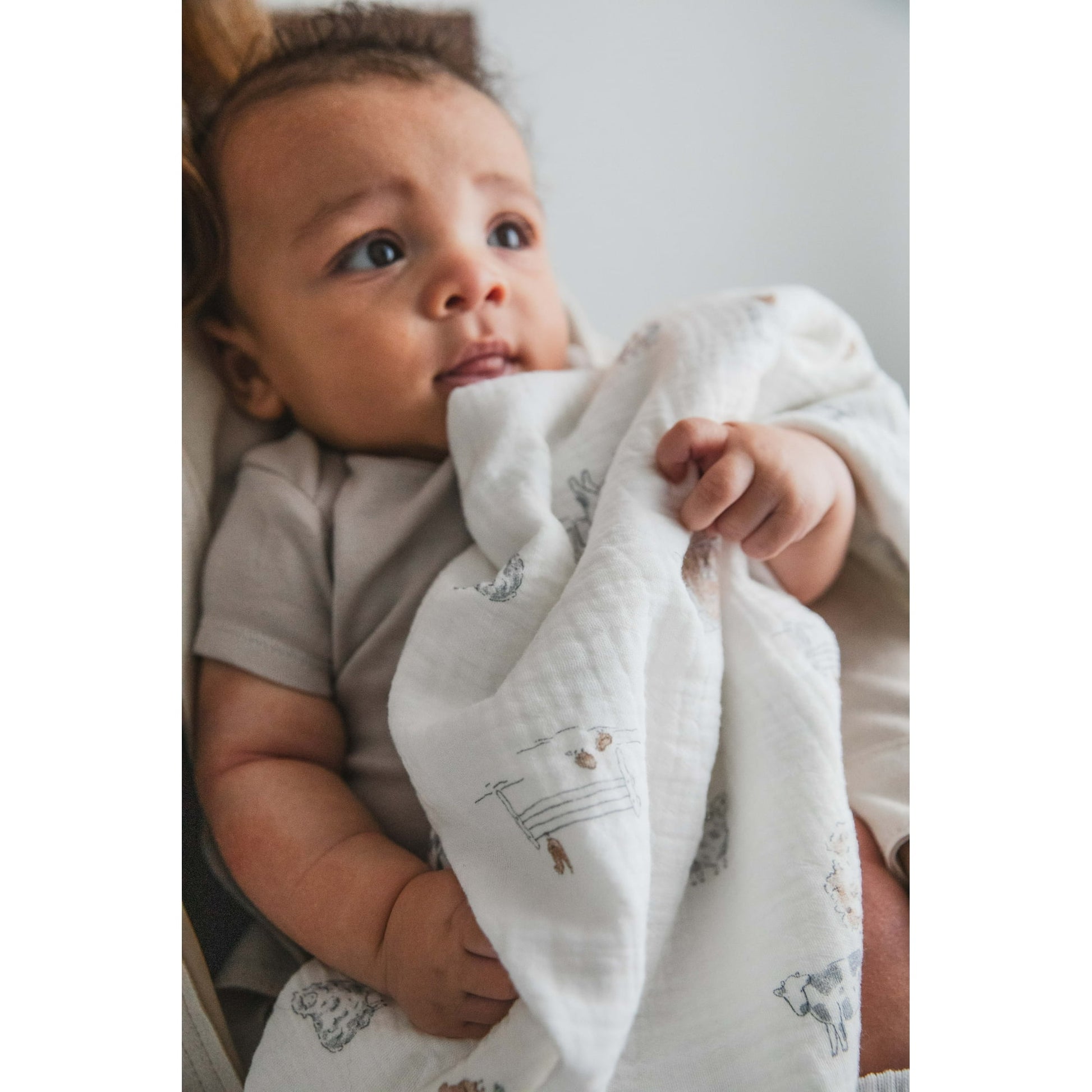 Soft baby swaddles – gentle and cozy wrap for keeping babies comfortable and secure during sleep or rest