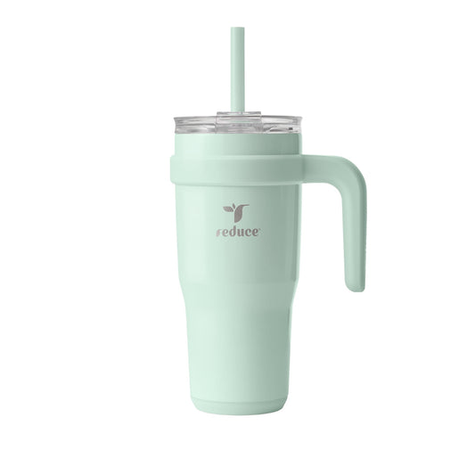 Kids’ tumbler made for daily use, offering a convenient straw and protective lid for mess-free drinking
