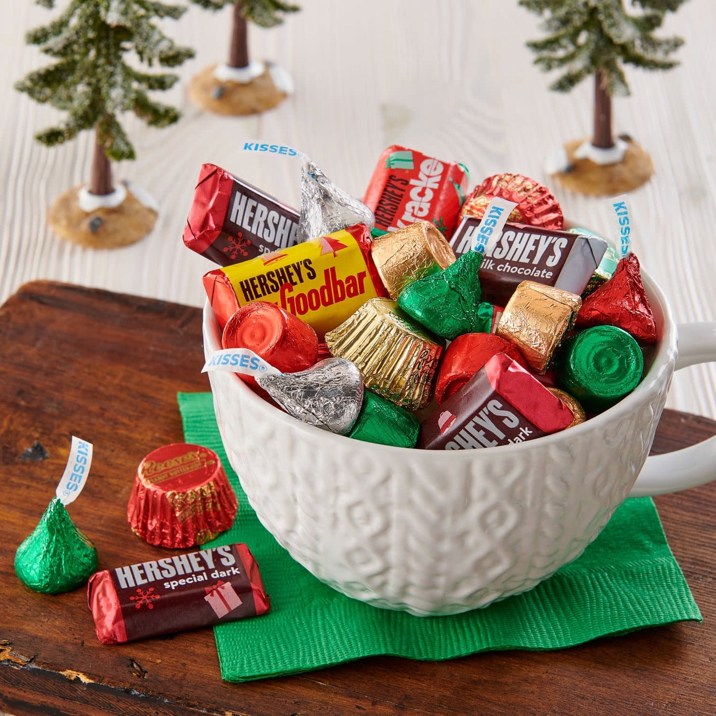 Christmas product – festive seasonal item designed to bring joy and sweetness to holiday celebrations and gatherings
