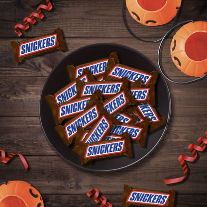 Snickers Fun Size Halloween Chocolate Candy Bars, 10.59 oz Bag