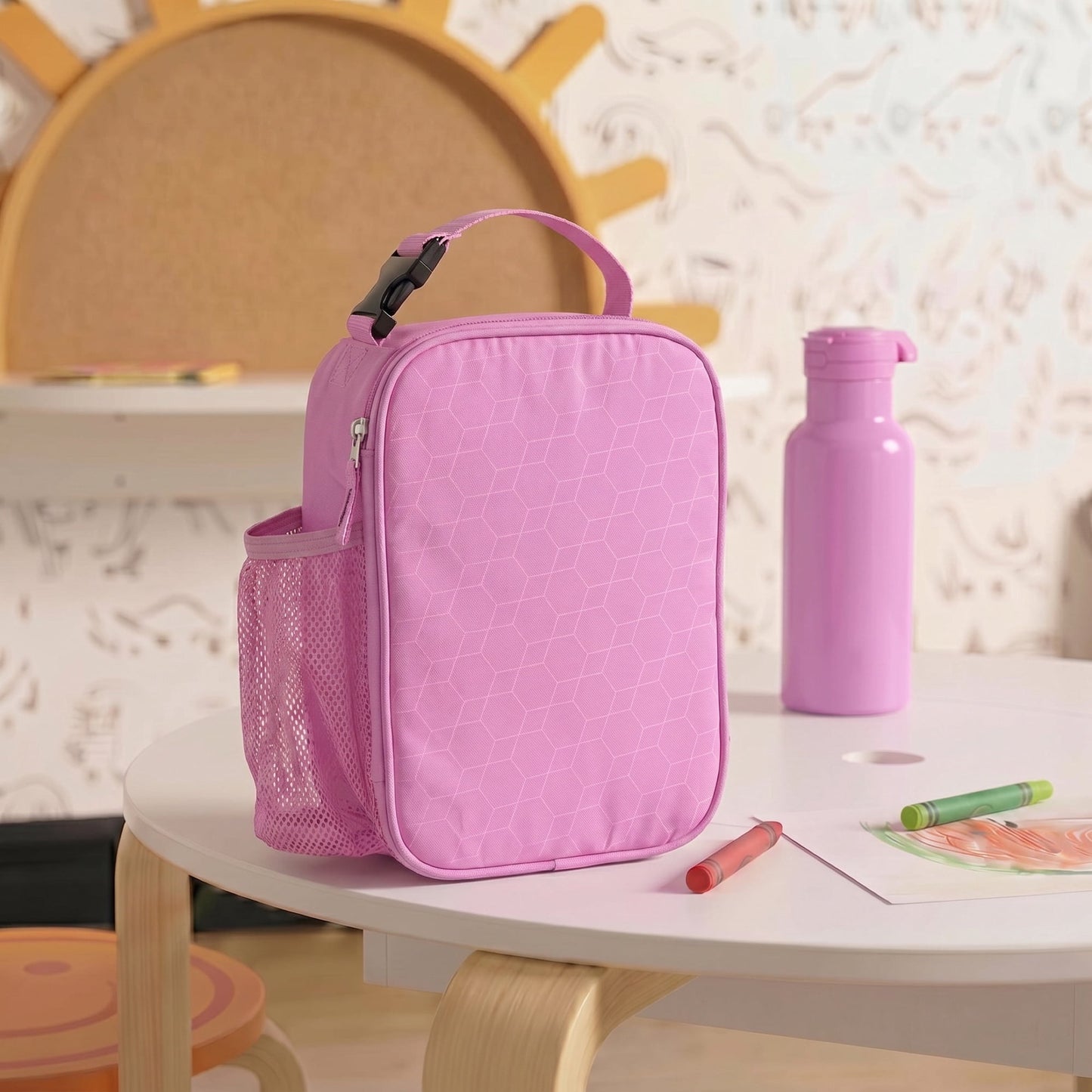 Premium reusable lunch box designed for everyday convenience.