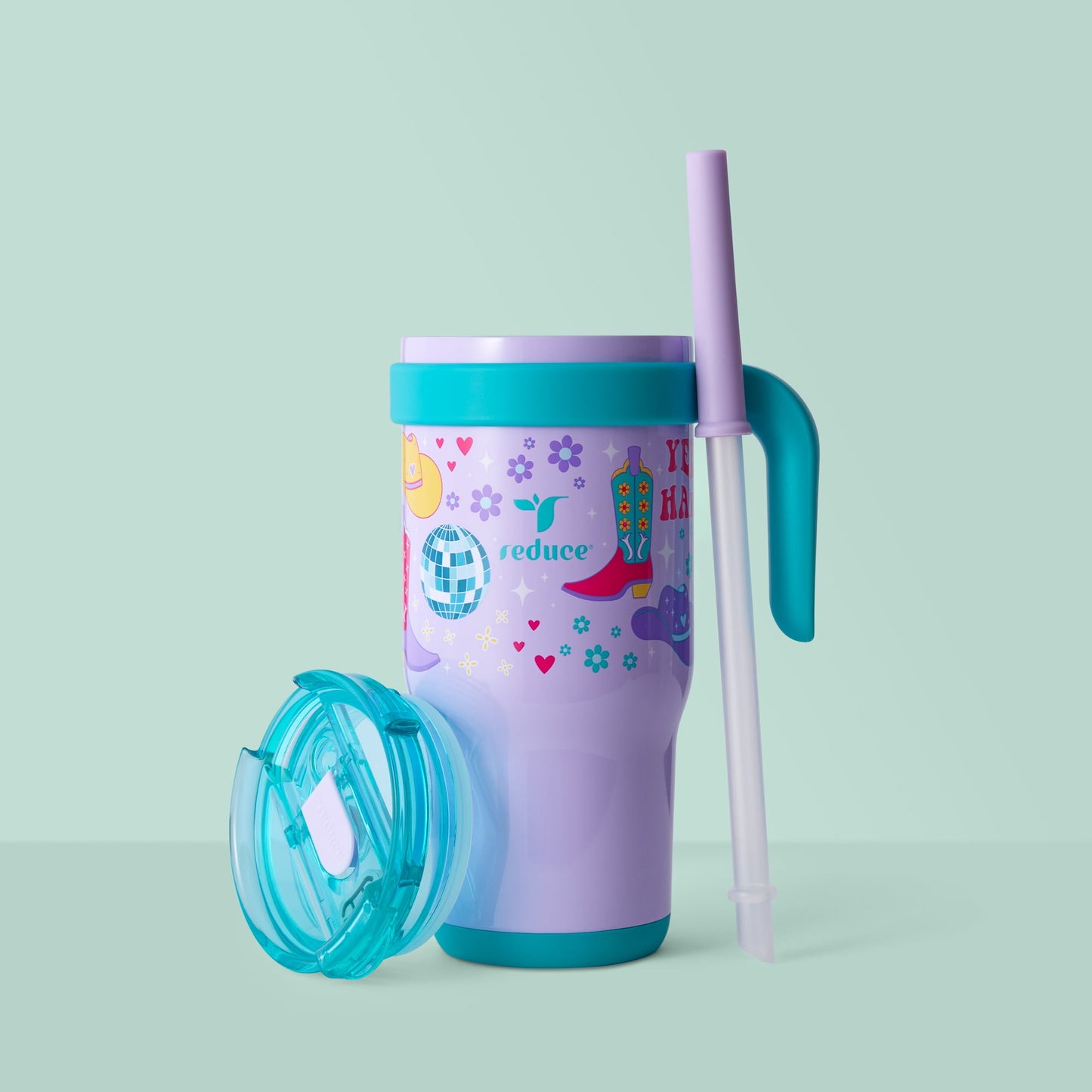 Kids’ tumbler made for daily use, offering a convenient straw and protective lid for mess-free drinking